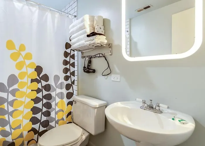 Beautifully Remodeled Flat Downtown #3n Hébergement de vacances