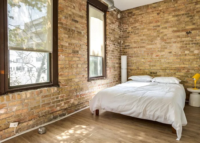 Beautifully Remodeled Flat Downtown #3n Chicago