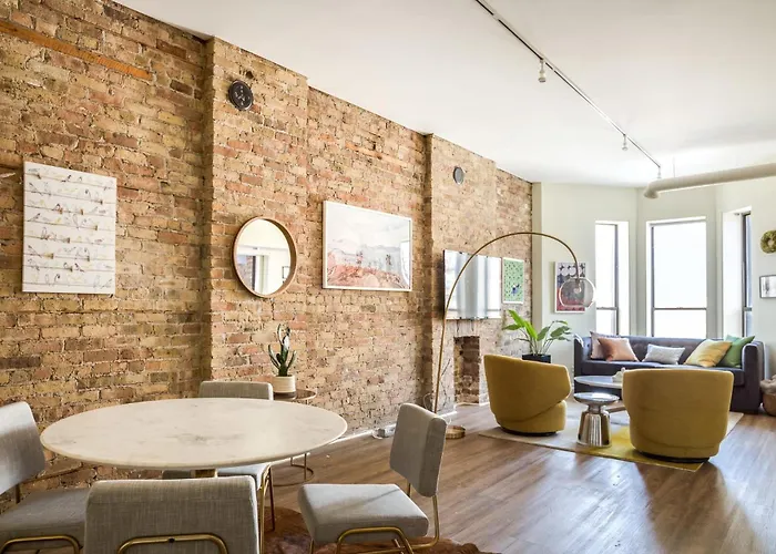 Beautifully Remodeled Flat Downtown #3n