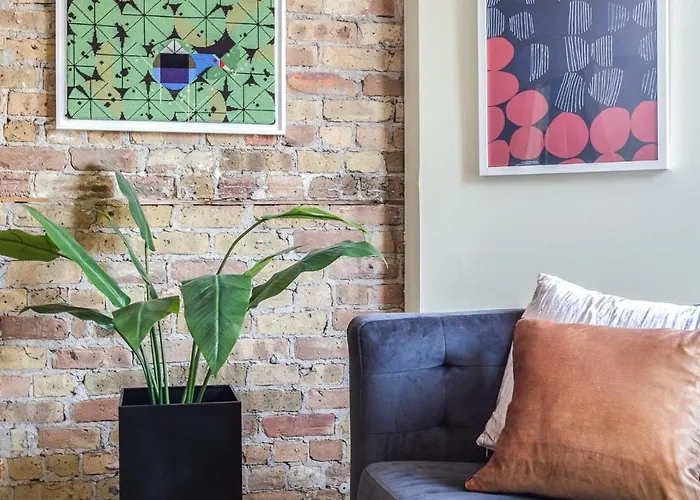 Beautifully Remodeled Flat Downtown #3n